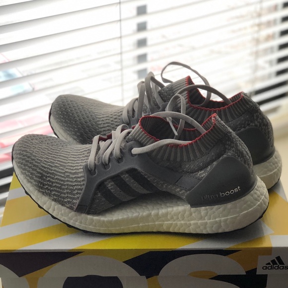 2 pair of Adidas Ultraboost Women’s size 8 NWT - Picture 2 of 7